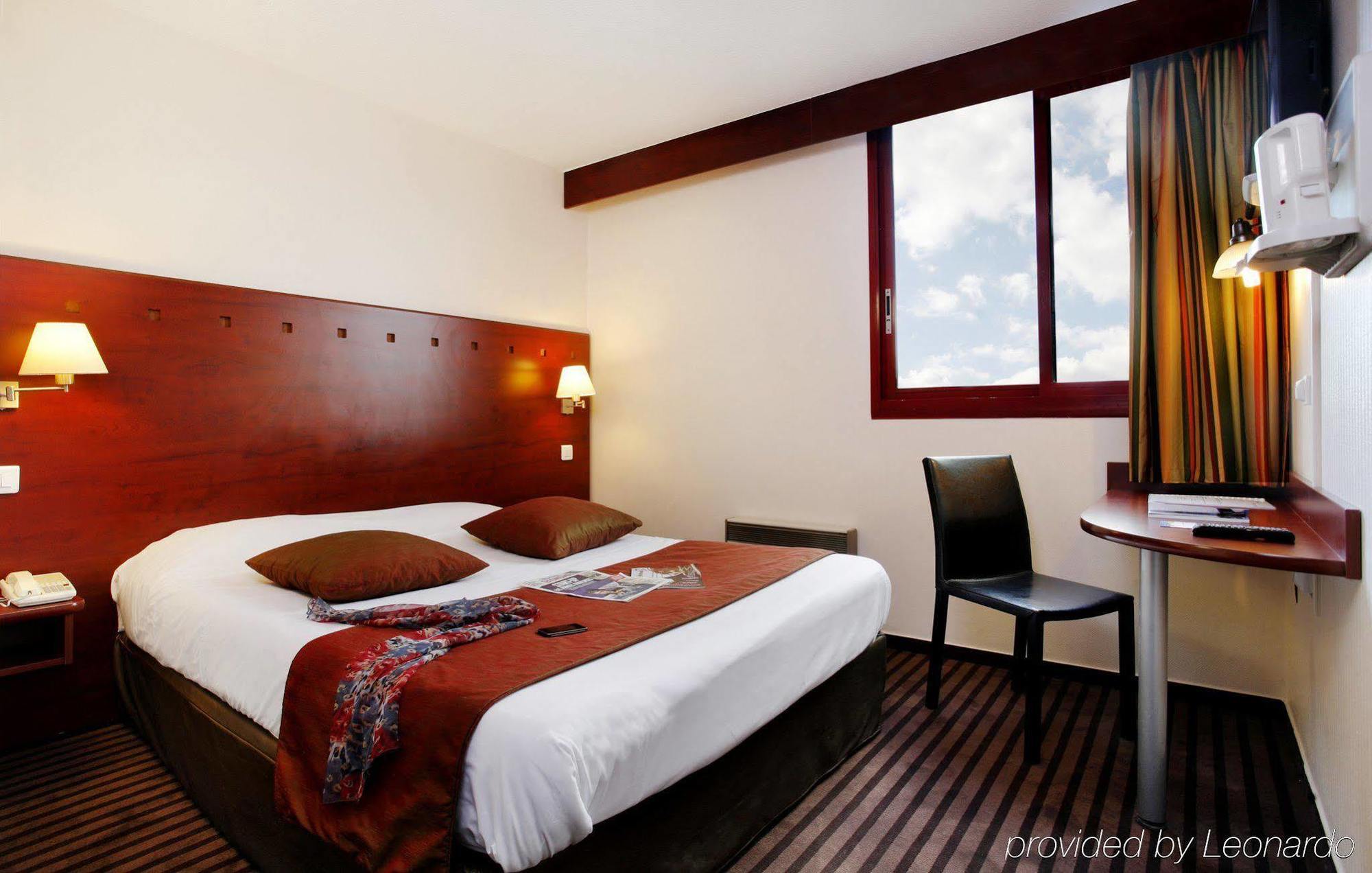 Hotel Gallieni Gennevilliers Luaran gambar