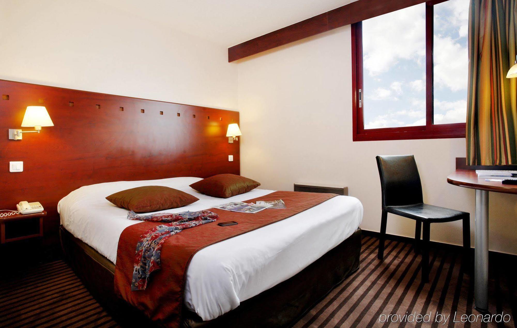Hotel Gallieni Gennevilliers Luaran gambar