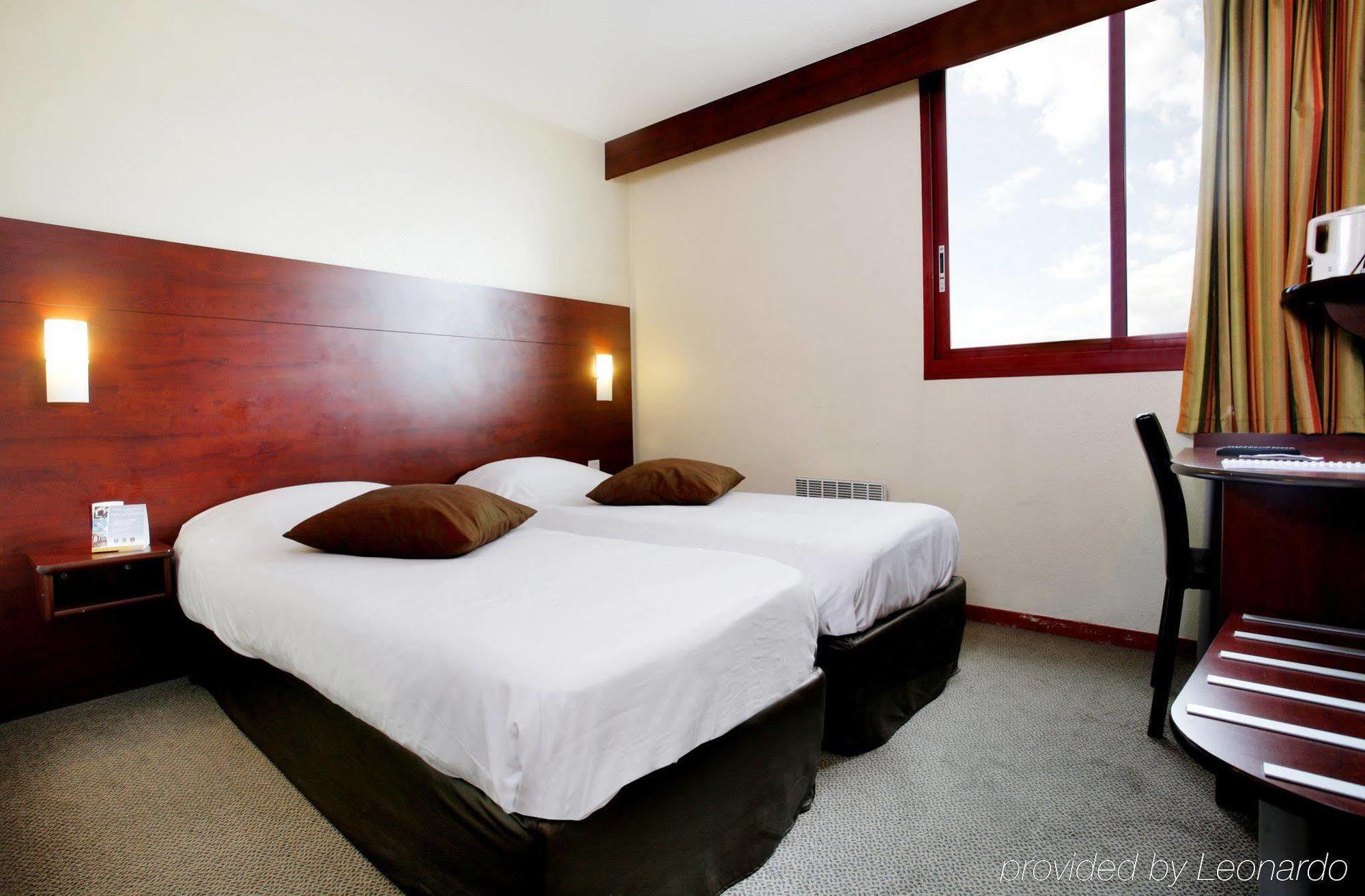 Hotel Gallieni Gennevilliers Luaran gambar