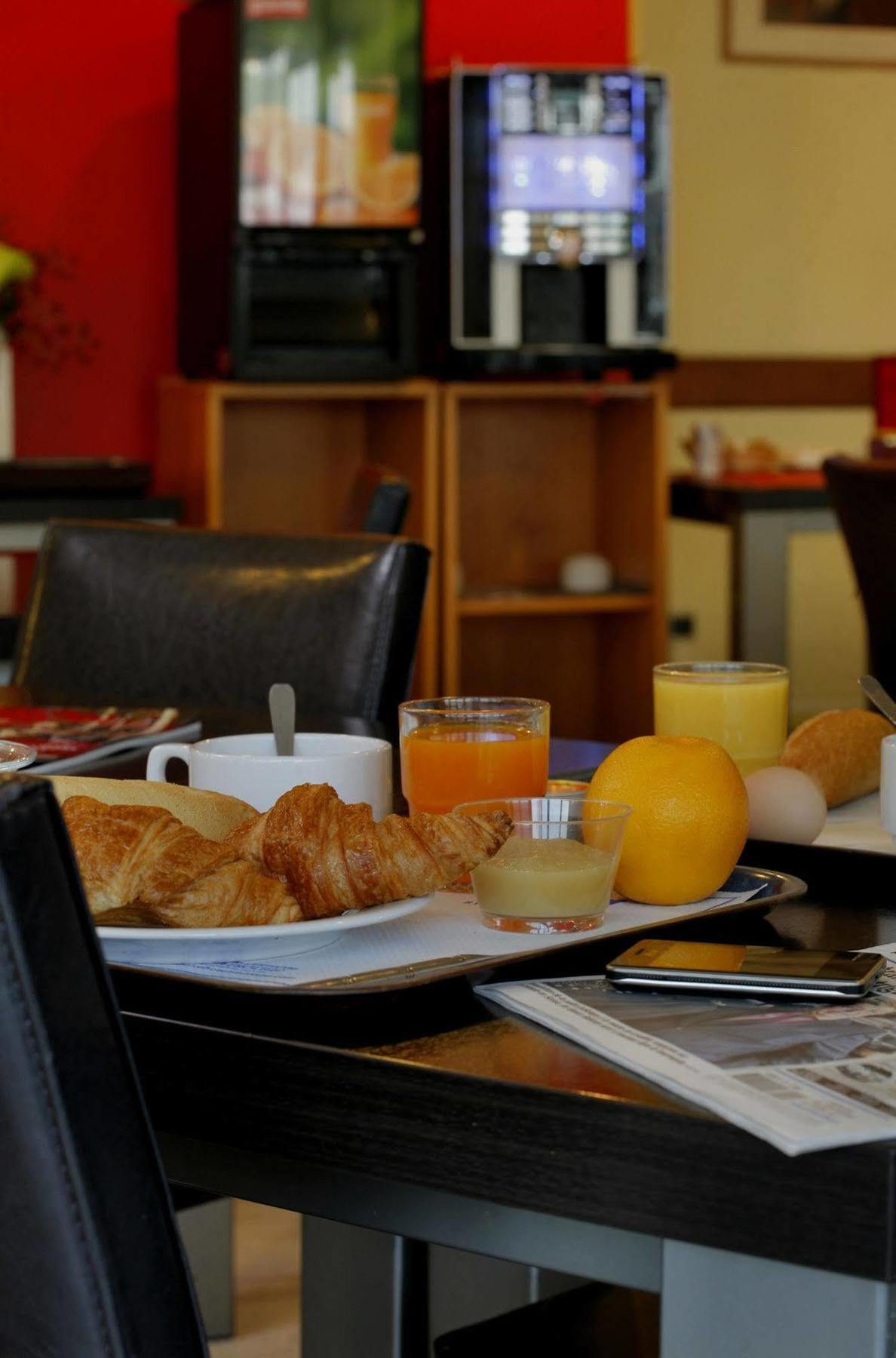Hotel Gallieni Gennevilliers Luaran gambar